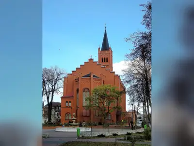 Kościół parafialny pw. NMP Królowej Polski w Jastrowiu.