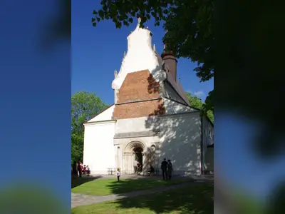 Kościół pw. św. Wojciecha Biskupa i Męczennika w Kościelcu (parafialny).