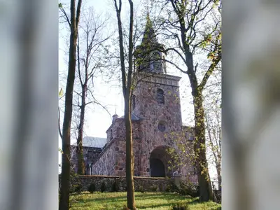 Kościół parafialny pw. Świętej Trójcy w Konarach