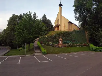 Kościół Matki Bożej Królowej Polski w Dąbrowie
