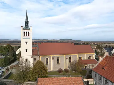 Kościół parafialny pw. św. Anny w Przyłęku.