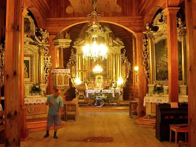 Kościół parafialny pw. św. Apostołów Piotra i Pawła w Białej.