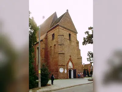 Kościół pw. św. Stanisława Biskupa i Męczennika w Kobylinie (parafialny).