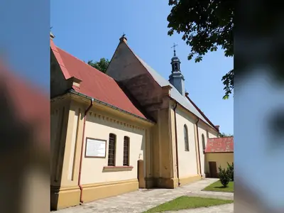 Kościół parafialny pw. Wniebowzięcia NMP w Marzeninie.