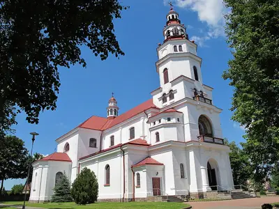 Kościół parafialny pw. Matki Bożej Częstochowskiej i św. Kazimierza w Mońkach