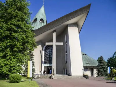Kościół pw. Matki Bożej Niepokalanej w Nowym Sączu - Biały Klasztor.
