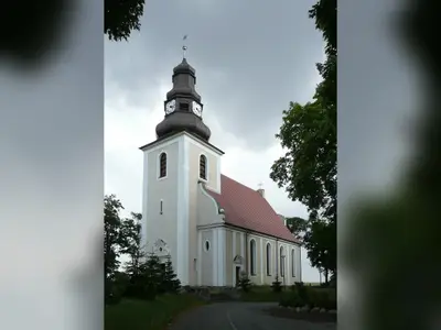Kościół parafialny pw. Najświętszej Maryi Panny Królowej Polski w Dąbrowej