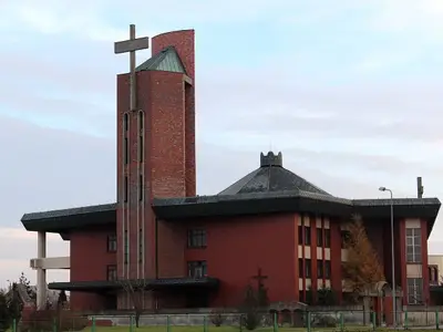 Kościół parafialny pw. Matki Bożej Królowej Polski w Chojnicach