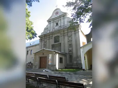 Kościół parafialny pw. §św. Franciszka z Asyżu w Brzezinach - Klasztor Franciszkanów