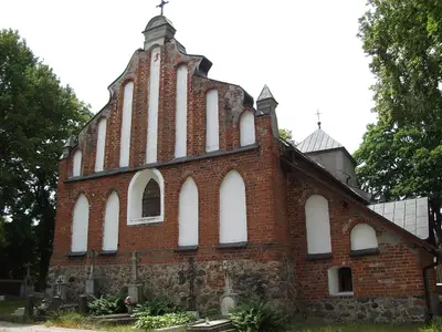 Kościół parafialny pw. św. Apostołów Piotra i Pawła w Lipinkach