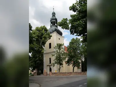 Kościół parafialny św. Marcina i św. Piotra w Okowach w Konarzewie