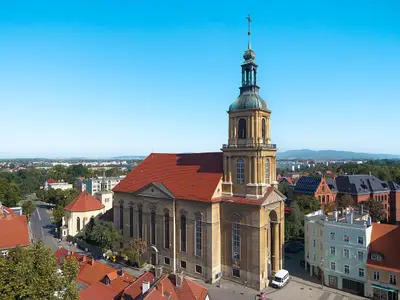 Kościół parafialny pw. Maryi Matki Kościoła w Dzierżoniowie.