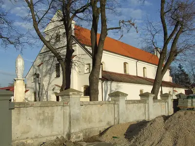 Kościół parafialny pw. Świętej Trójcy w Błoniu