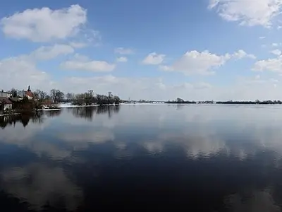 Kościół parafialny pw. Trójcy Świętej w Jeziorzanach