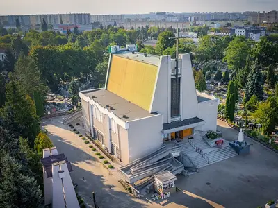 Kościół parafialny pw. Zmartwychwstania Pańskiego w Bydgoszczy.